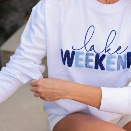 "Lake Weekend" Sweatshirt - White