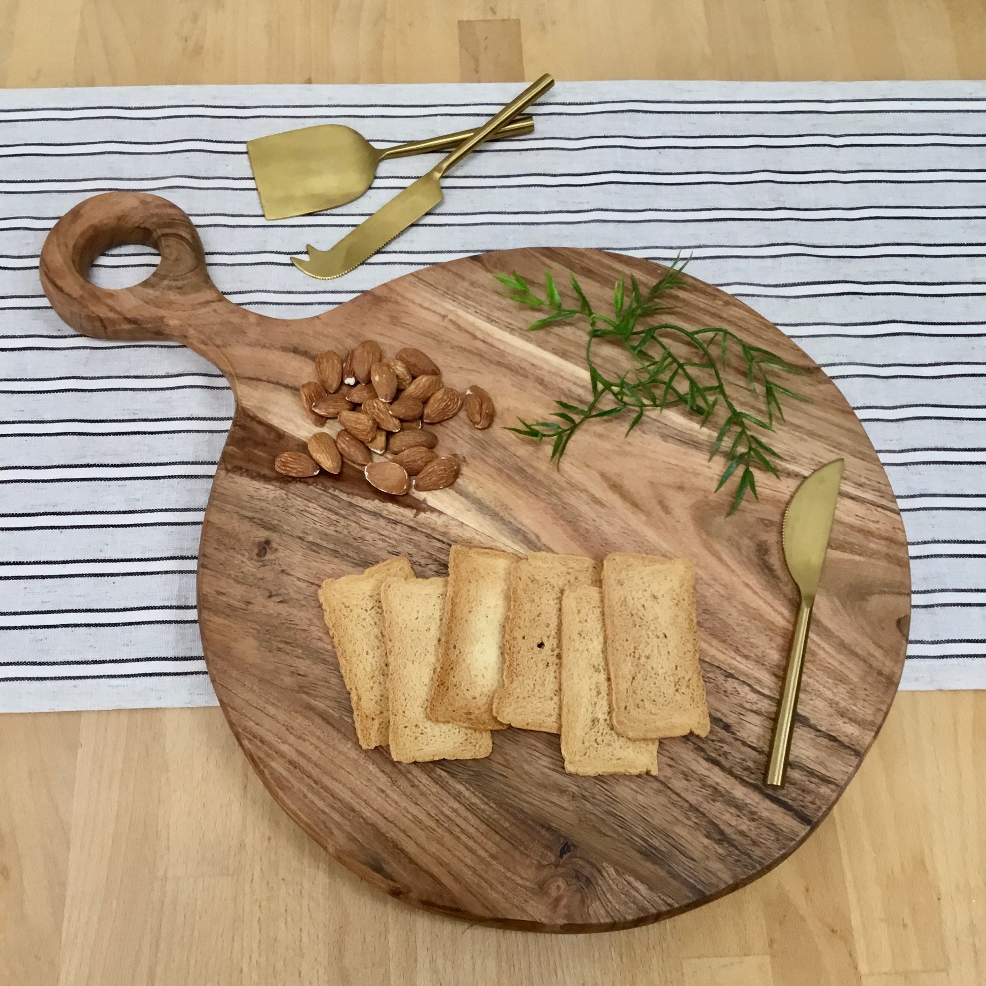 Personalized Round Serving Board w/Handle
