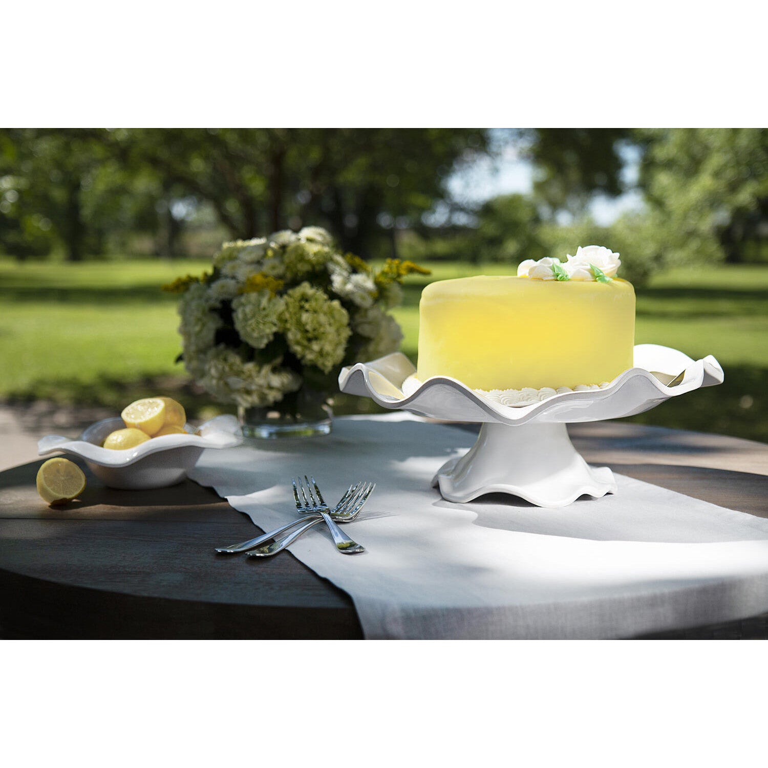 VIDA Havana Pedestal Cake Plate (White) | Ivystone